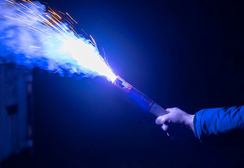 breslauer-handfeuer-blau-zu-rot-60s